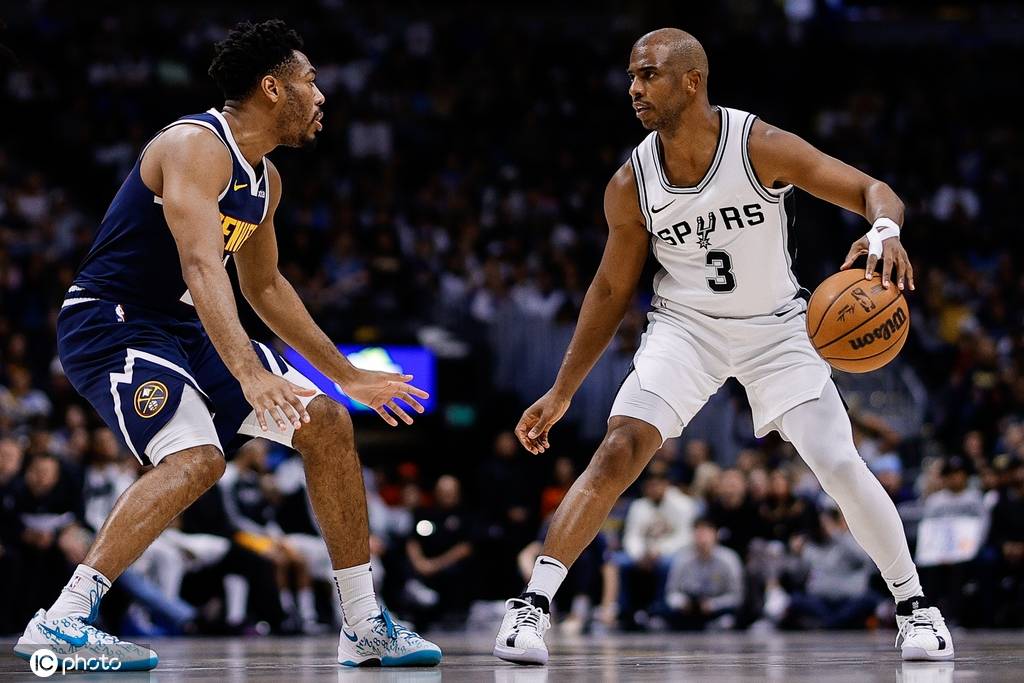 巴恩斯20+8保罗17+8 威少空砍30+11马刺胜掘金